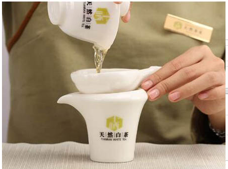 尊礼白茶.jpg