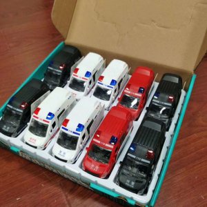 妙趣卡通糖玩玩具车
