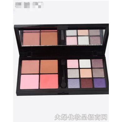 ISMINE伊姿蔓13色眼影彩妆盘