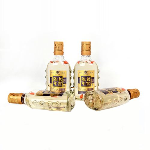凤城时代陈年老窖酒40°200ml.jpg